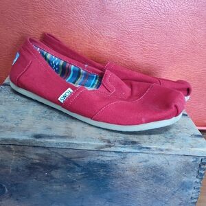 TOMS Women's Vibrant Red Canvas Loafers